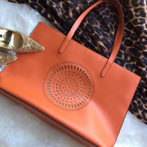 Neiman Marcus Handbags - Neiman Marcus classic orange tote bag